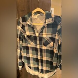 ‘Passport’ from Buckle. Size medium, high-low, plaid button down